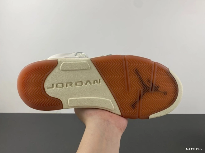 HYPE 5 Jordan Air HF8833-100 El Grito 0824